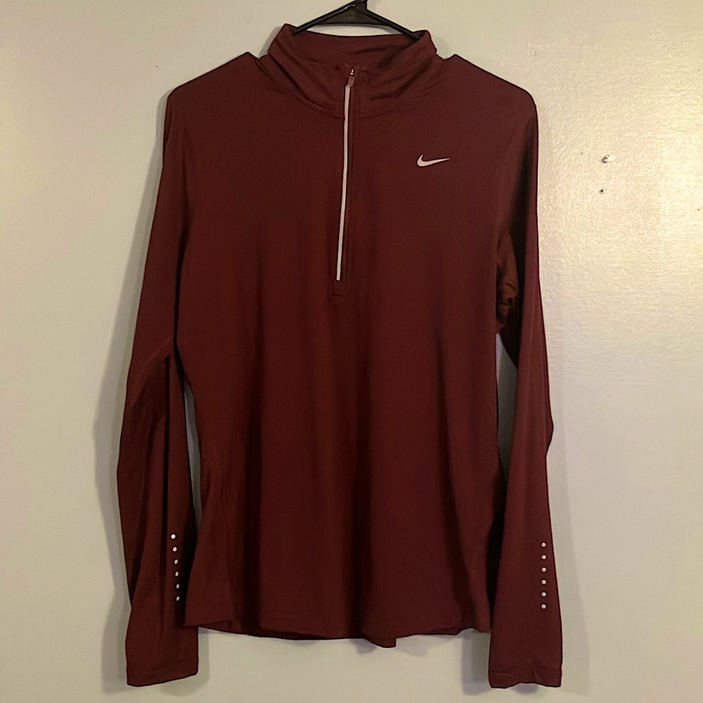 Nike athletic top large burgundy color